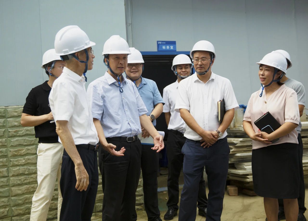 成都市金牛区区委书记周德强率队走访 “华西·科创中心” 并调研1.jpg